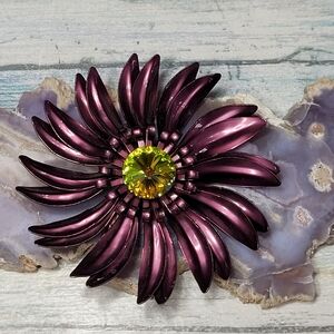 Chysanthemum Purple Flower Brooch with Yellow Center